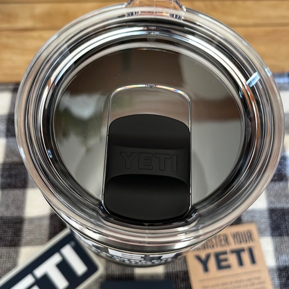 YETI RAMBLER 30ozTUMBLER - Picture 2 of 4